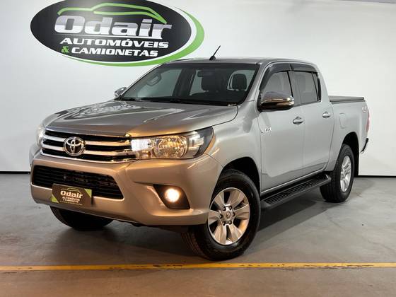 TOYOTA HILUX 2.8 SRV 4X4 CD 16V DIESEL 4P AUTOMÁTICO TOYOTA HILUX 2.8 SRV 4X4 CD 16V DIESEL 4P AUTOMÁTICO